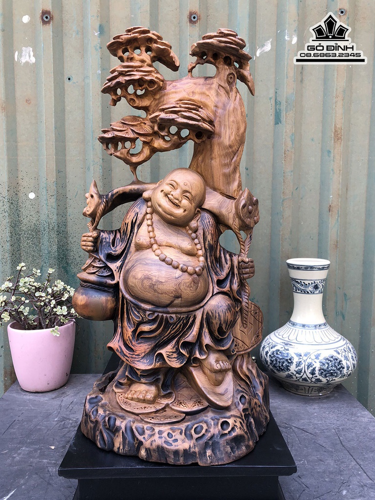 Tượng Phật Di Lặc Đứng Gốc Tùng Gỗ Bách Xanh Cao 50 Ngang 23 Sâu 15 (cm)