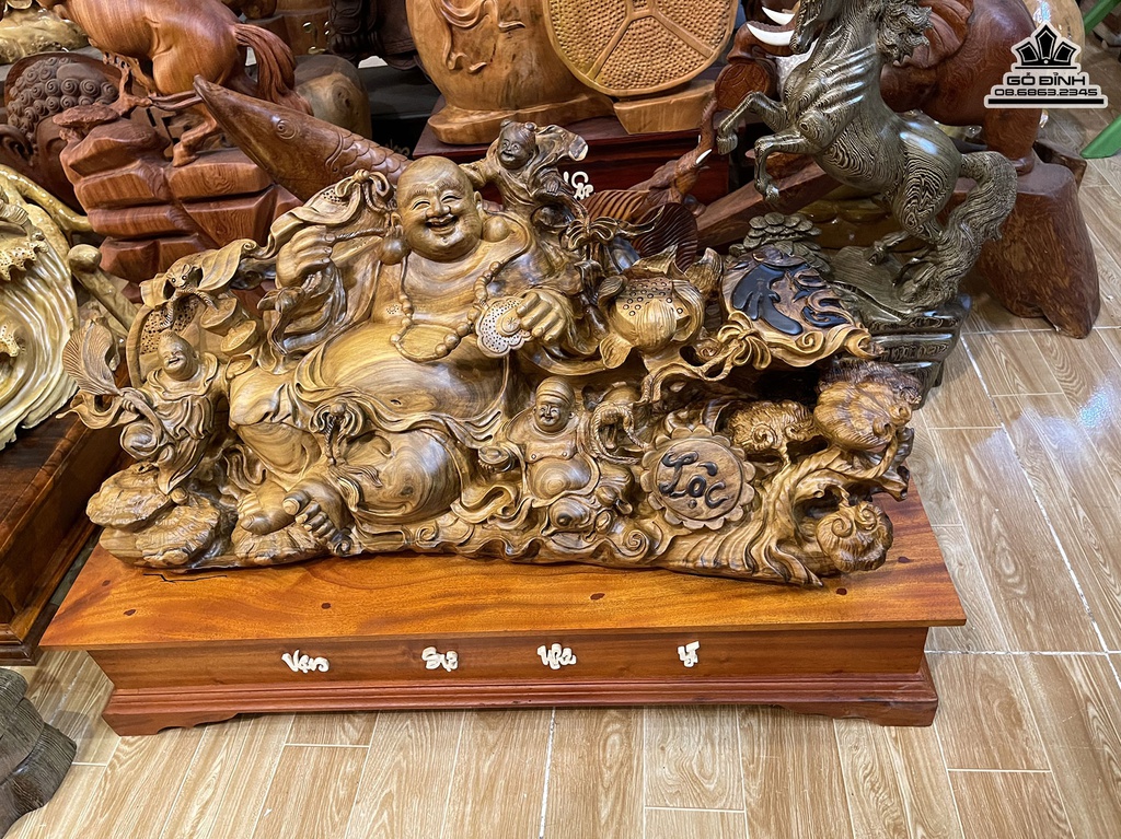 Tượng Phật Di Lặc Tam Phúc Gỗ Bách Xanh Cao 28 Ngang 73 Sâu 33 (cm)