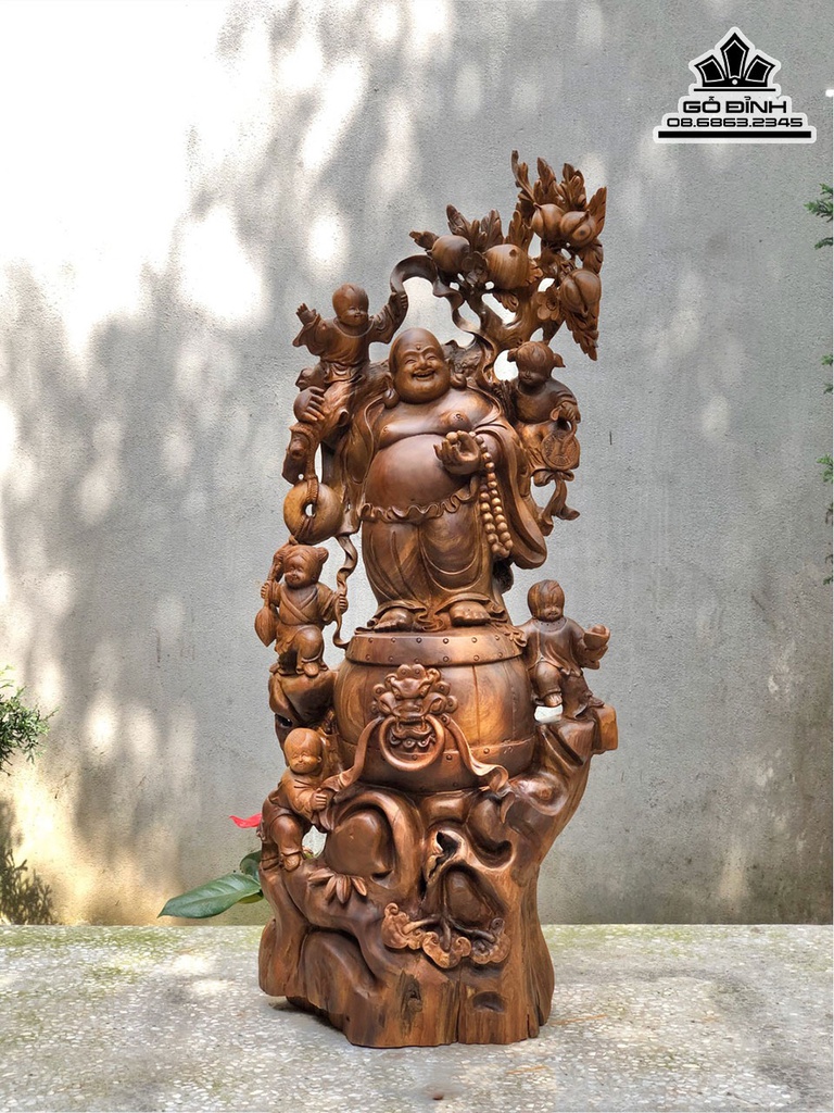 Tượng Phật Di Lặc Vác Cành Đào Gỗ Bách Xanh Cao 85 Ngang 38 Sâu 23 (cm)