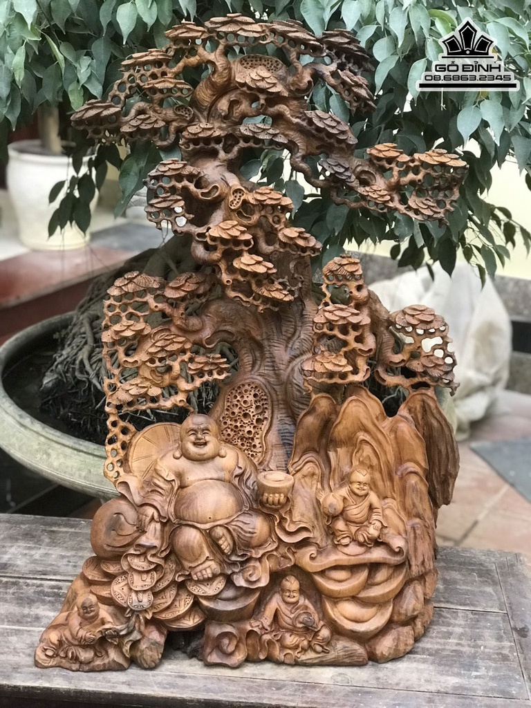 Tượng Phật Di Lặc Ngồi Gốc Tùng Gỗ Bách Xanh Cao 87 Ngang 48 Sâu 35 (cm)