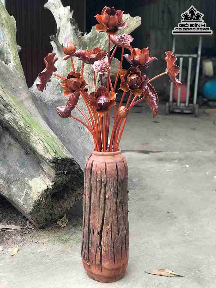 Tượng Bình Hoa Sen Gỗ Hương  Cao 135 Xòe 70 Bình Cao 68 Đường Kính 25 (cm)