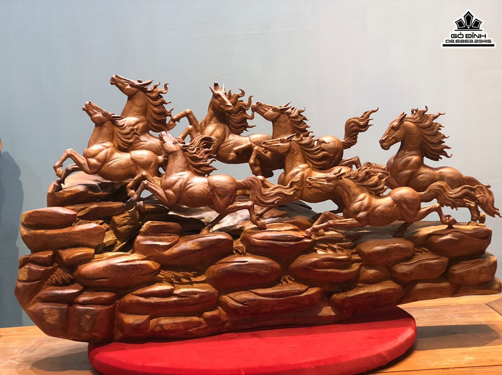 Tương Ngựa Phong Thủy (Bát Mã) Gỗ Hương Việt Cao 62 Ngang 112 Sâu 32 (cm)
