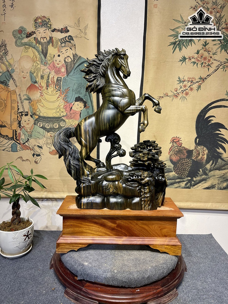 Tượng Ngựa Phong Thủy (Nhất Mã) Gỗ Mun Hoa Cao 60 Ngang 40 Sâu 10 (cm)