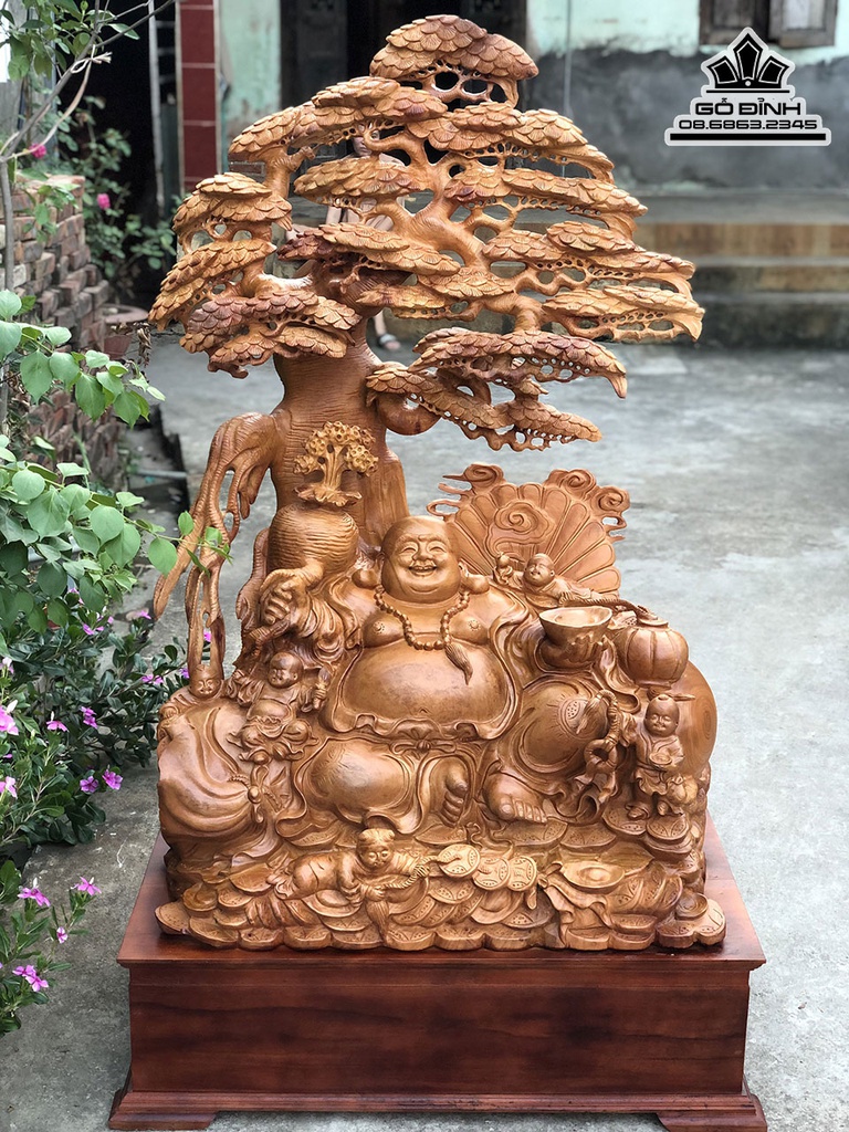 Tượng Phật Di Lặc Ngồi Gốc Tùng Gỗ Hương Cao 128 Ngang 86 Sâu 60 Cả Kỷ 156 (cm)