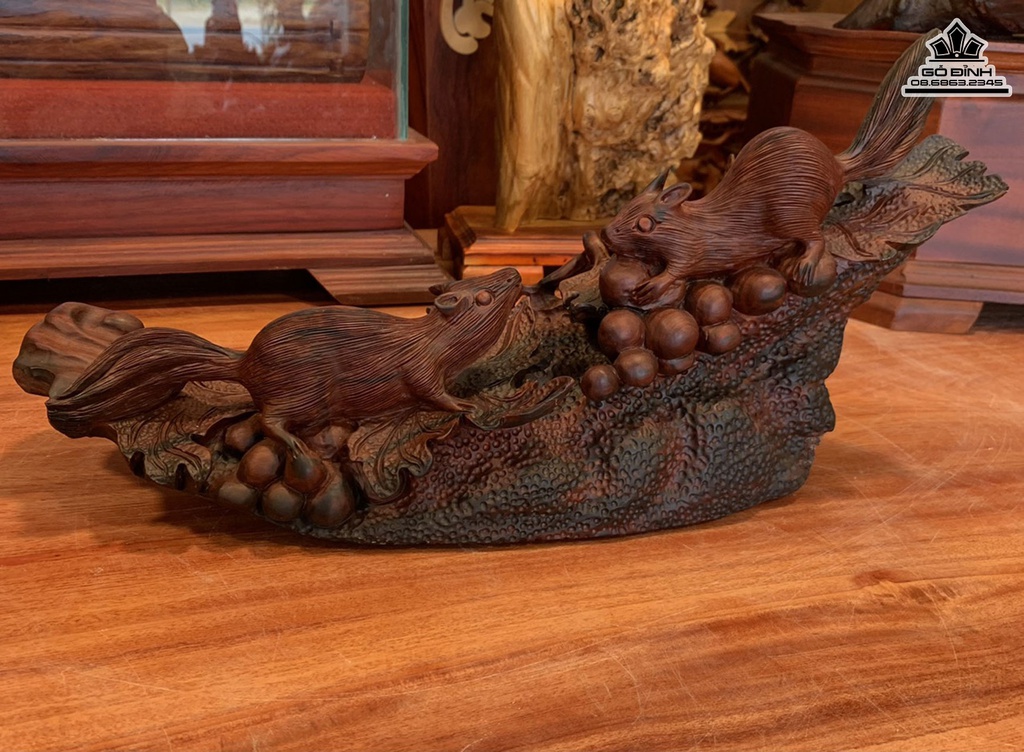 Tượng Sóc Nho Gỗ Trắc Cao 20 Ngang 41 Sâu 12 (cm)