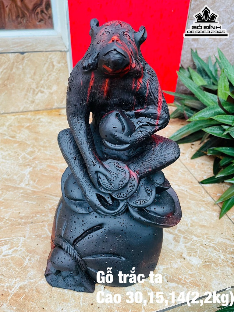 Tương Khỉ Ôm Đào Gỗ Trắc Cao 30 Ngang 15 Sâu 14 (cm)