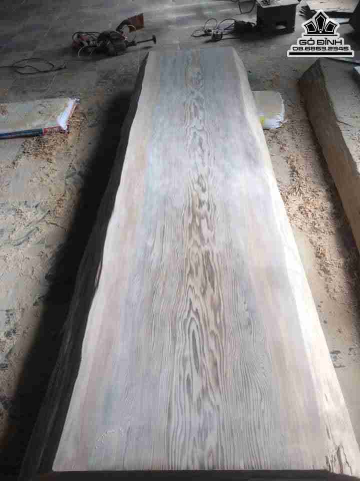 Mặt Bàn Ăn Nguyên Tấm Gỗ Du Sam  Dài 3m10 Rộng 70-90 Sâu 14 (cm)