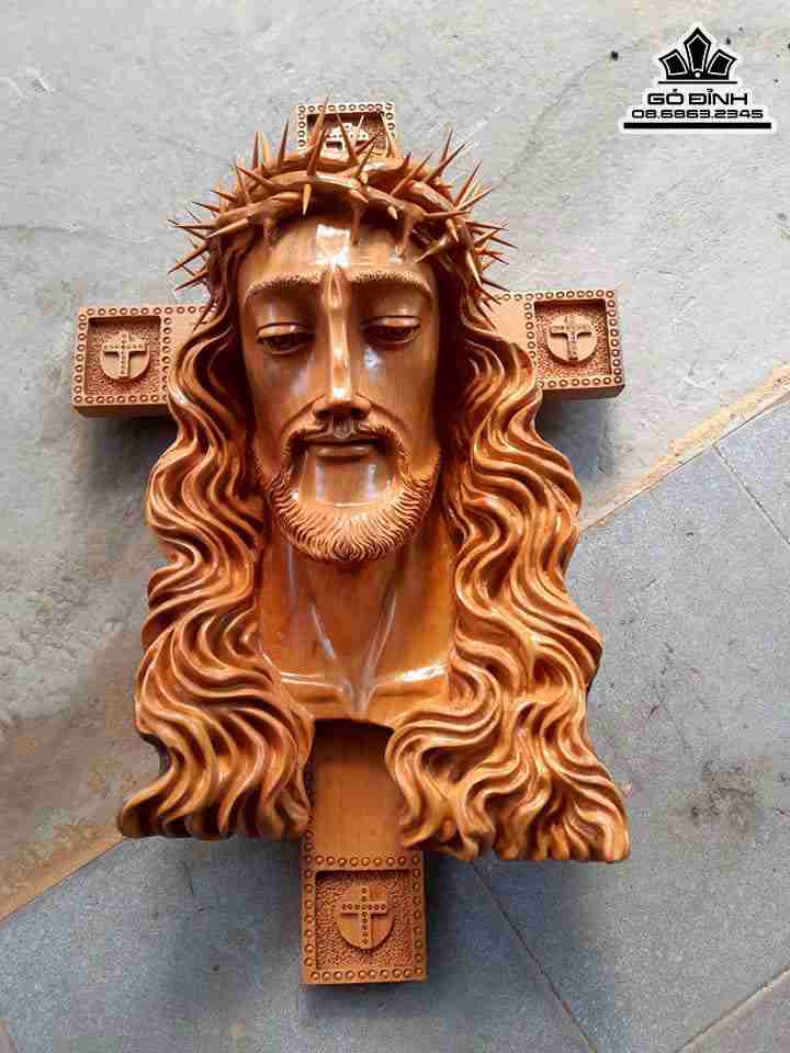 Tượng Chân Dung Chúa Gỗ Trai  Cao 58 Rộng 36 Dày 20 Cây Thánh Giá Cao 85 Rộng 50 (cm)