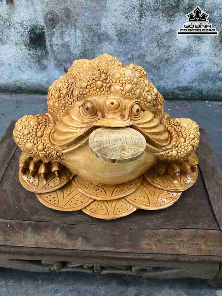 Tượng Cóc Ngậm Tiền Gỗ Nu Kháo  Cao 22 Ngang 38 Sâu 34 (cm)
