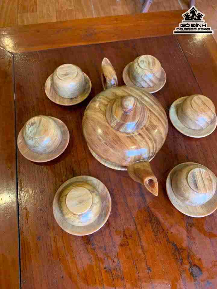 Bộ Ấm Chén Gỗ Huyết Long  Đường Kính Ấm 12 Chén 5 (cm)