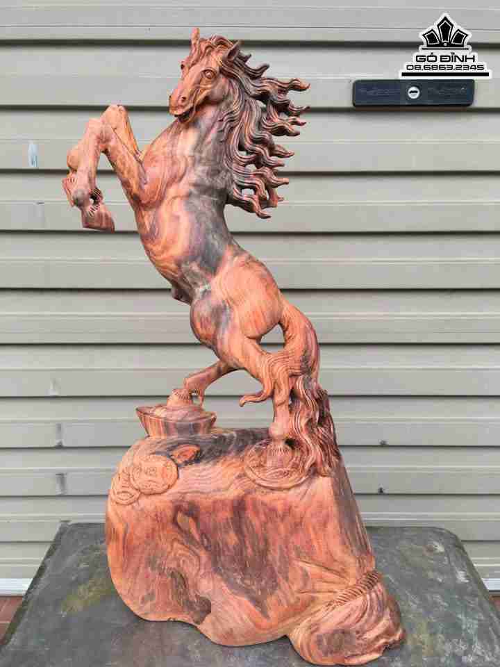 Tượng Nhất Mã Gỗ Trắc  Cao 50 Rộng 33 Sâu 14 (cm)