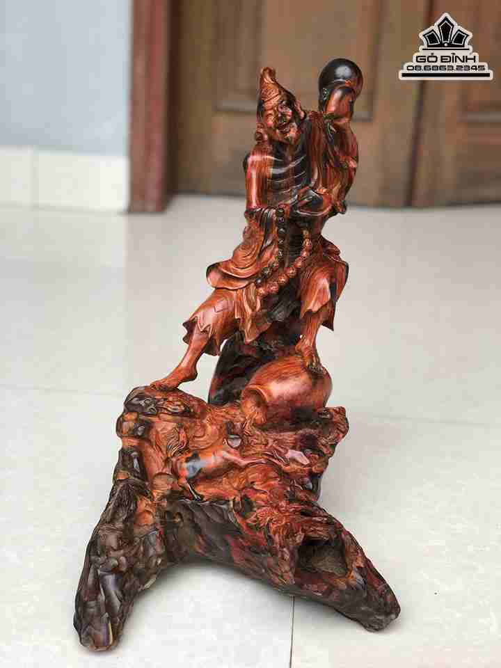 Tượng Tế Công Say Rượu Gỗ Trắc  Cao 43 Ngang 28 Sâu 42 (cm)