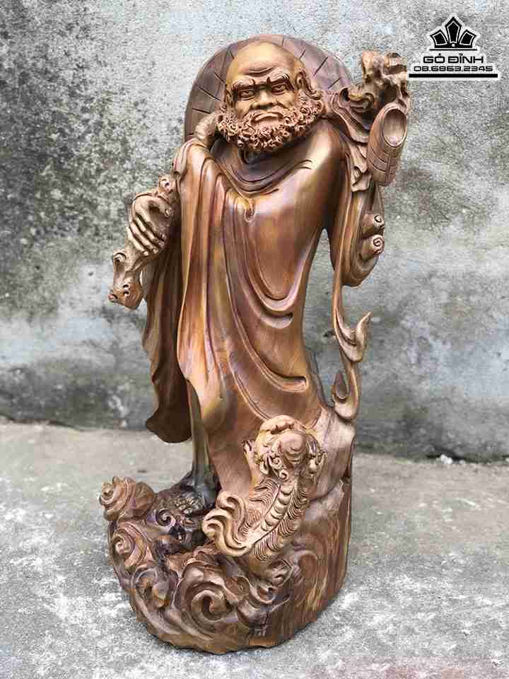 Tượng Đạt Ma Sư Tổ Gỗ Bách Xanh  Cao 52 Ngang 26 Sâu 28 (cm)