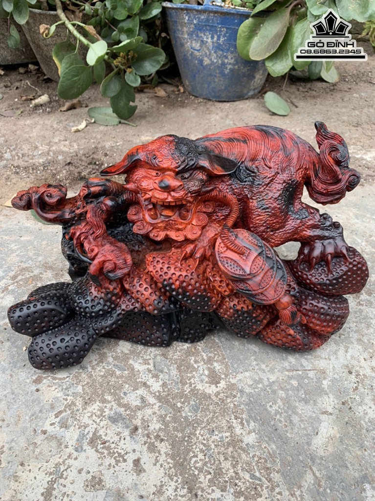 Tượng Lân Sư Gỗ Trắc Đỏ Đen Cao 20 Ngang 36 Sâu 20 (cm)