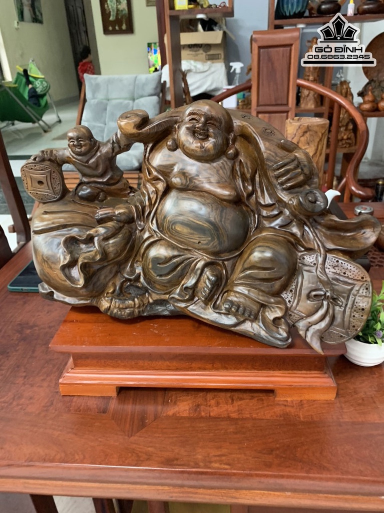 Tượng Phật Di Lặc Gỗ Bách Xanh Cao 26 Ngang 46 Sâu 18 (cm)