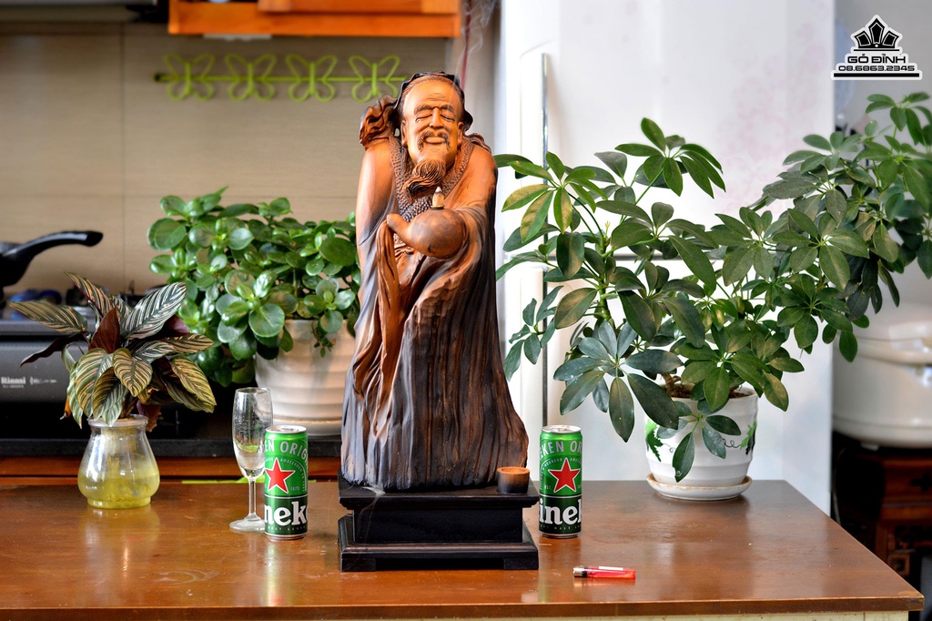 Tượng Thần Trà Lục Vũ Gỗ Bách Xanh Cao 62 Ngang 25 Sâu 18 (cm)