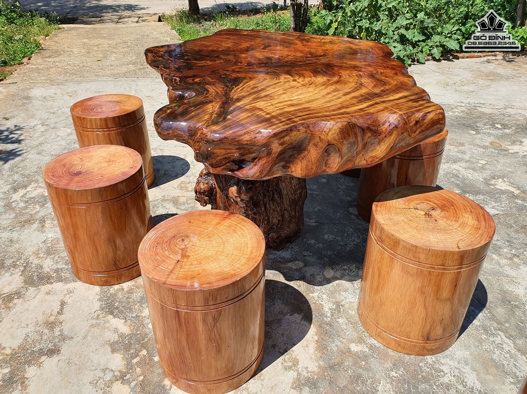 Bộ Bàn Gỗ Muồng Dài 135 Rộng 90 Dày 15 Ghế Gỗ Lim Cao 60 Mặt 50-45(cm)