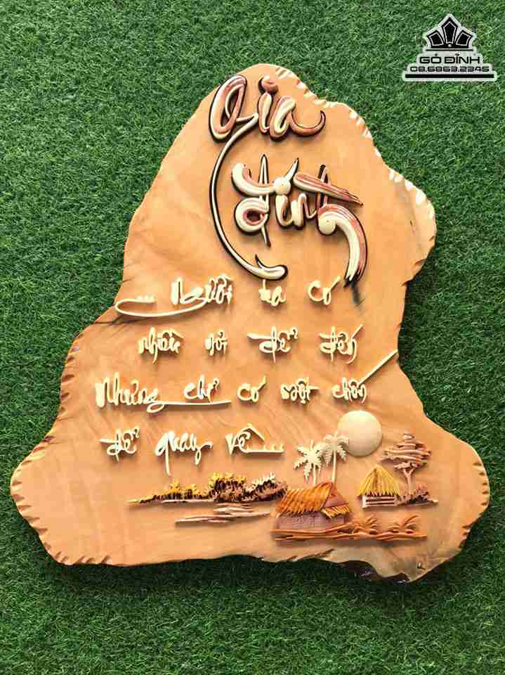 Tranh Gia Đình Gỗ Trai  Rộng 62 Cao 70 (cm)