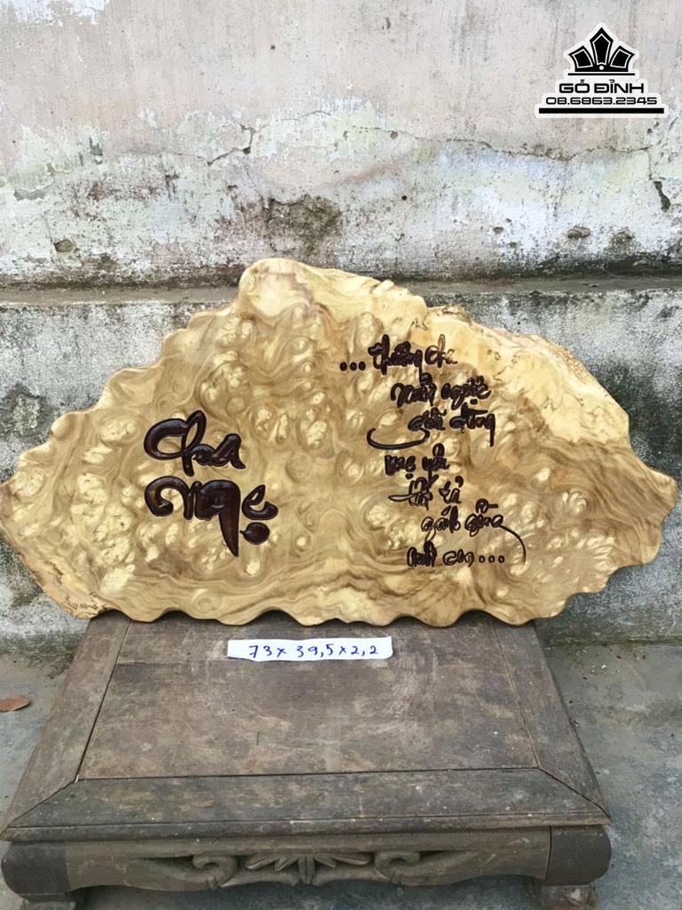 Tranh Gỗ Cha Mẹ Gỗ Nu Nghiến Cao 73 Ngang 39.5 Sâu 2.2 (cm)