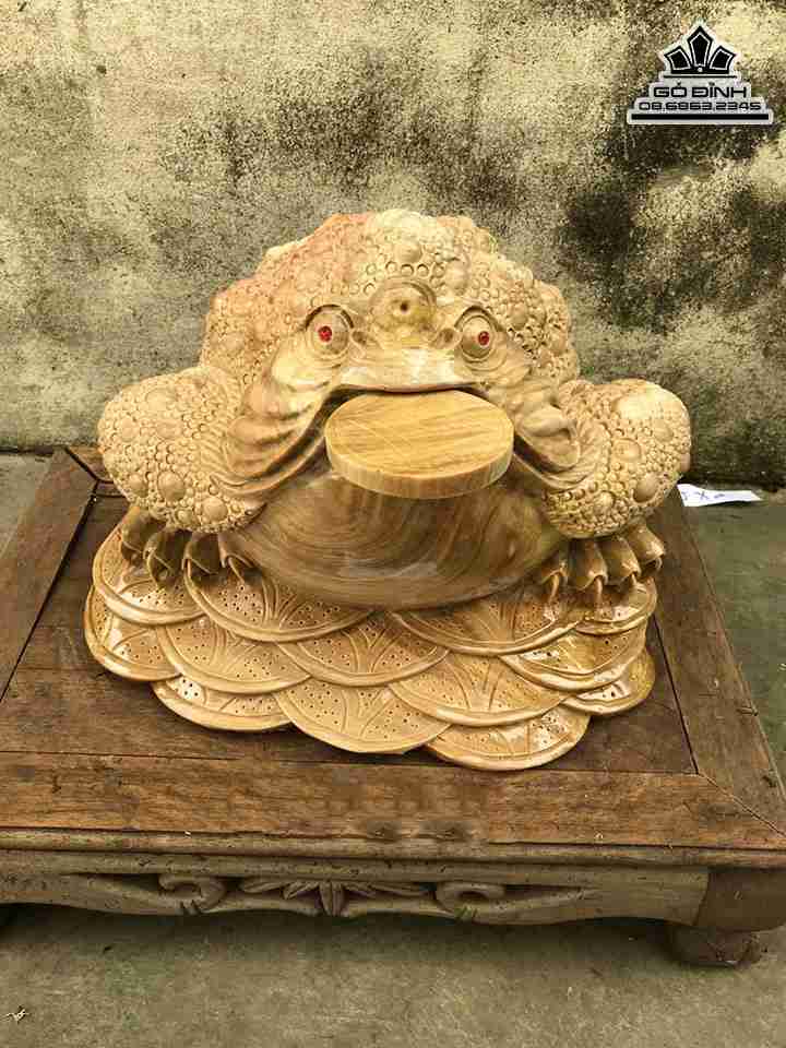 Tượng Cóc Ngậm Tiền Gỗ Nu Nghiến  Cao 24 Ngang 33 Sâu 33 (cm)