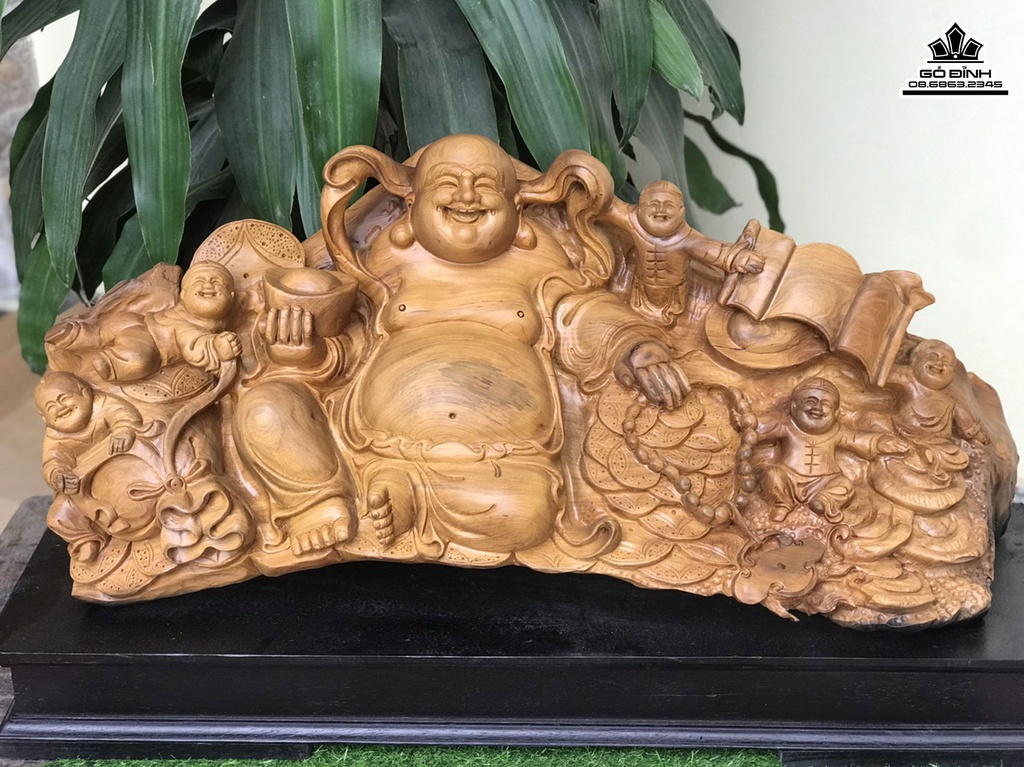 Tượng Phật Di Lặc Gõ Bách Xanh Cao 45 Ngang 80 Sâu 28 (cm)