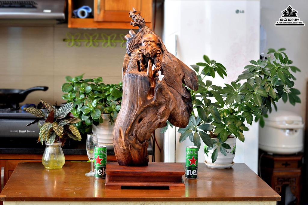 Tượng Đạt Ma Sư Tổ Gỗ Bách Xanh Cao 75 Ngang 35 Sâu 11 (cm)