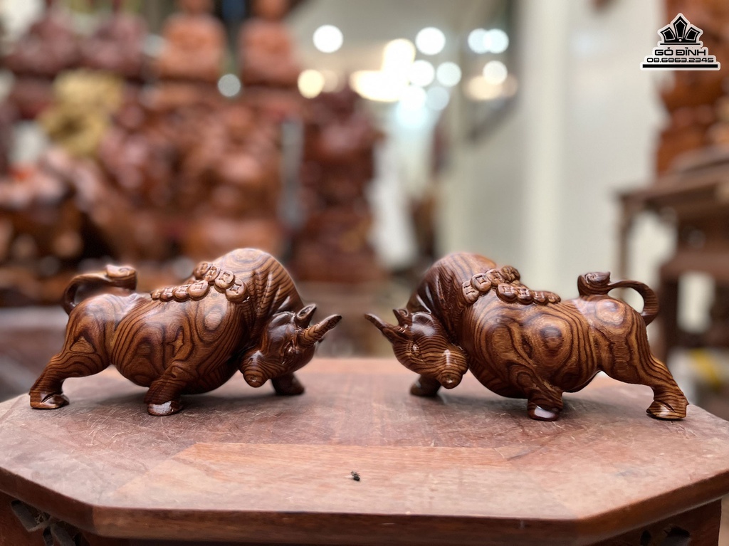 Tượng Bò Tót Gỗ Trắc Cao 19 Ngang 10 Sâu 9 (cm)