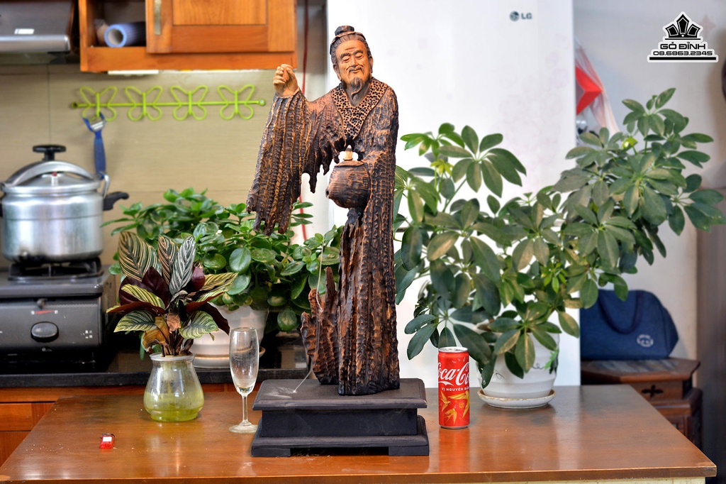 Tượng Thần Trà Lục Vũ Gỗ Bách Xanh Cao 75 Ngang 26 Sâu 15 (cm)