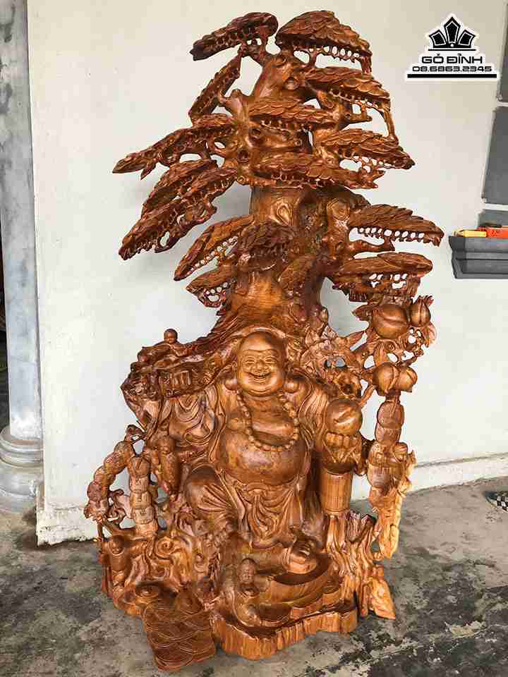 Tượng Phật Di Lặc Đứng Gốc Tùng Gỗ Hương  Cao 138 Ngang 85 Sâu 50 (cm)