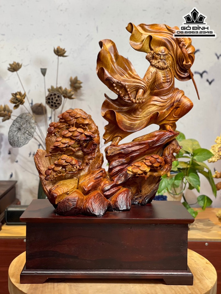 Tượng Đạt Ma Sư Tổ Gỗ Hương Cao 77 Ngang 45 Sâu 23 (cm)