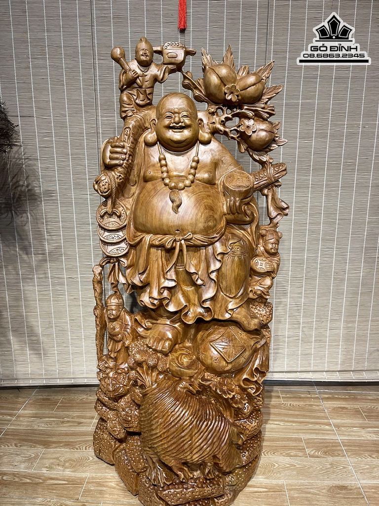 Tượng Phật Di Lặc Đứng Nhân Sâm Gỗ Ngọc Am Cao 106 Ngang 47 Sâu 33 (cm)