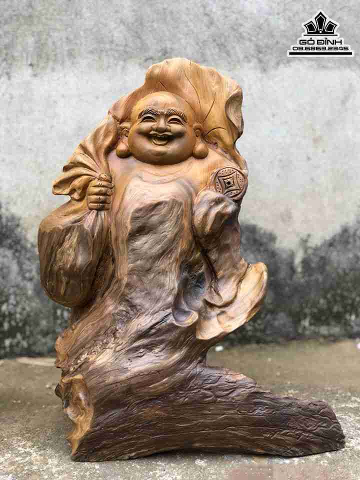 Tượng Phật Di Lặc Cầm Bao Tiền Gỗ Bách Xanh  Cao 38 Ngang 29 Sâu 14 (cm)