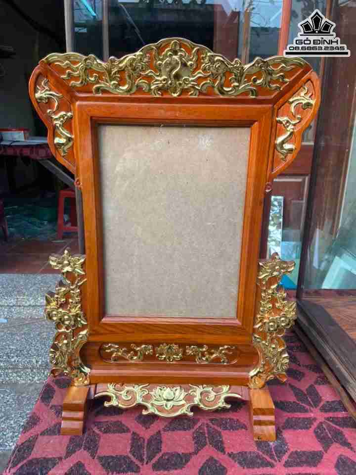 Khung Ảnh Thờ Gỗ Hương  Cao 35 Rộng 25 (cm)