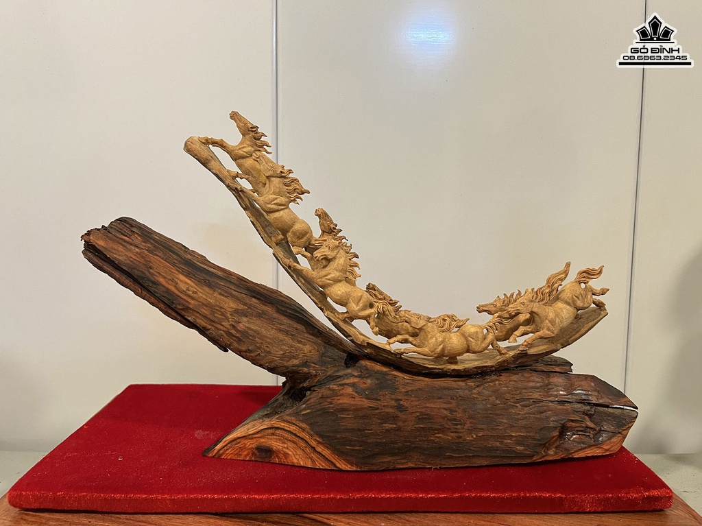 Tượng Ngựa (Bát Mã) Gỗ Hoàng Đàn Cao 38 Ngang 22 Sâu 12 (cm)