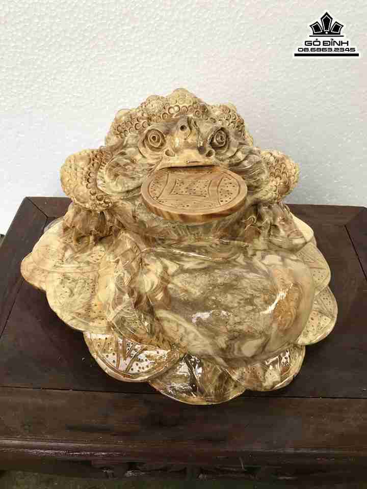 Tượng Cóc Ngậm Tiền Gỗ Nu Nghiến  Cao 22 Ngang 33 Sâu 33 (cm)