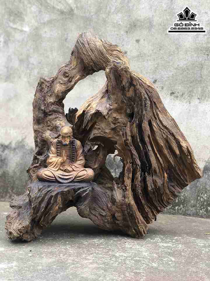 Tượng Đạt Ma Ngồi Thiền Gỗ Lũa Bách Xanh  Cao 55 Rộng 52 Dày 22 (cm)