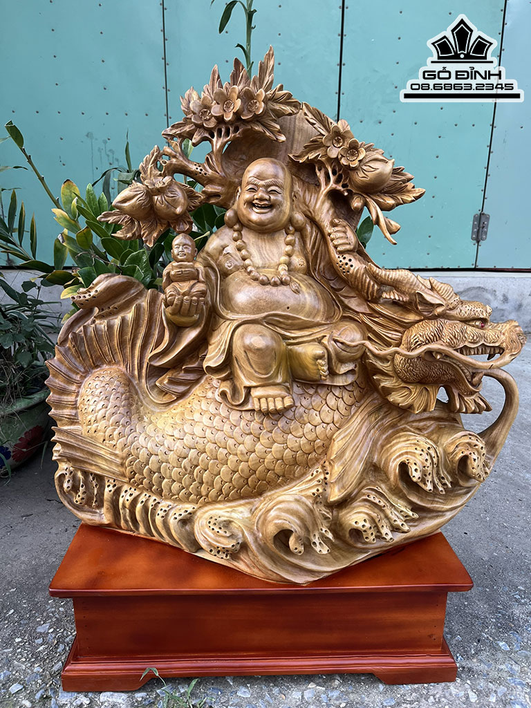 Tượng Phật Di Lặc Ngồi Cá Chép Gõ Xá Xị (Gù Hương) Cao 76 Ngang 68 Sâu 20 (cm)