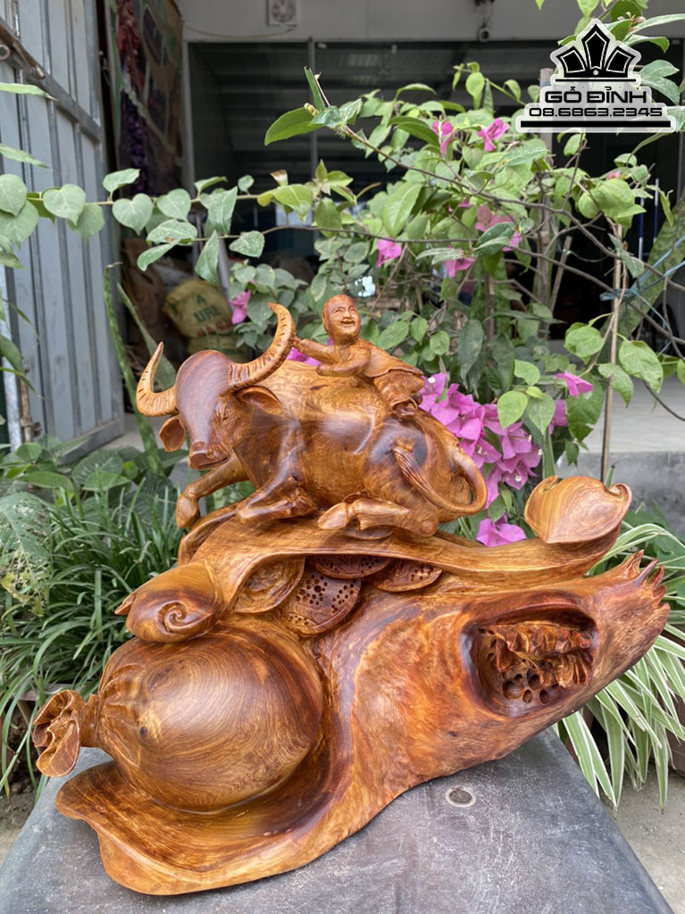 Tượng Tiểu Đồng Cưỡi Trâu Ngồi Tài Lộc Gỗ Hương Việt Cao 30 Ngang 33 Sâu 26 (cm)