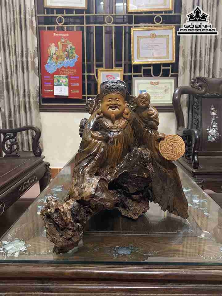 Tượng Thần Tài Gỗ Nu Bách Xanh  Cao 35 Rộng 32 Sâu 30 (cm)