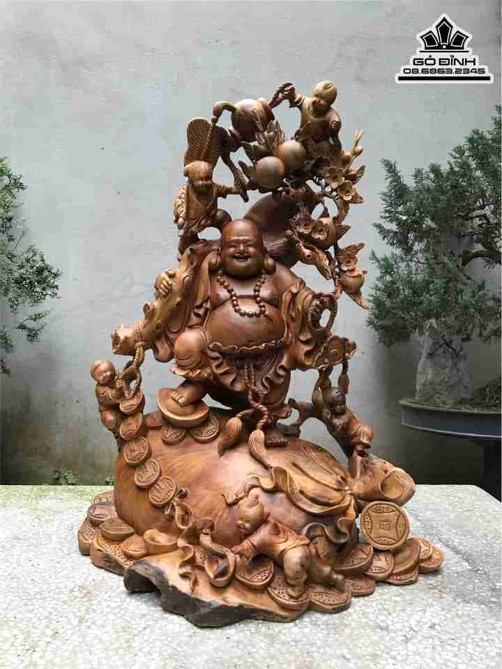 Tượng Phật Di Lặc Vác Cành Đào Gỗ Xá Xị ( Gù Hương )  Cao 80 Rộng 55 Dày 43 (cm)