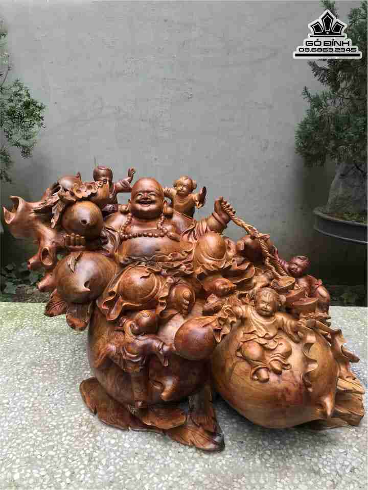 Tượng Phật Di Lặc Ngũ Phúc Gỗ Xá Xị ( Gù Hương )  Cao 43 Rộng 75 Dày 55 (cm)