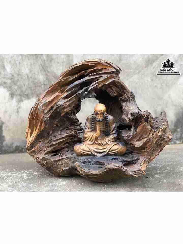 Tượng Đạt Ma Ngồi Thiền Gỗ Bách Xanh  Cao 33 Rộng 41 Dày 28 (cm)