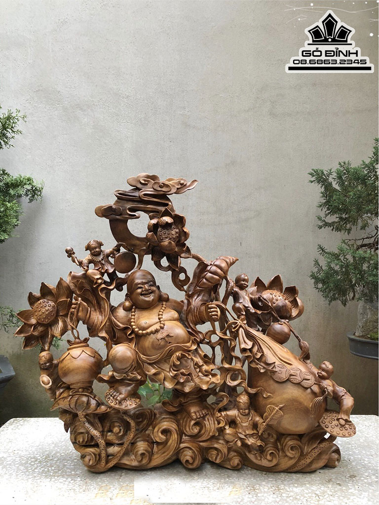 Tượng Di Lặc Kéo Bao Tiền Gỗ Xá Xị Cao 73 Ngang 83 Sâu 30 (cm)