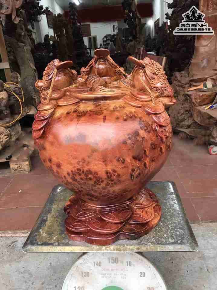 Chum Thiềm Thừ Chấn Lộc Gỗ Nu Hương  Cao 45 Rộng 38 Dày 37 (cm)