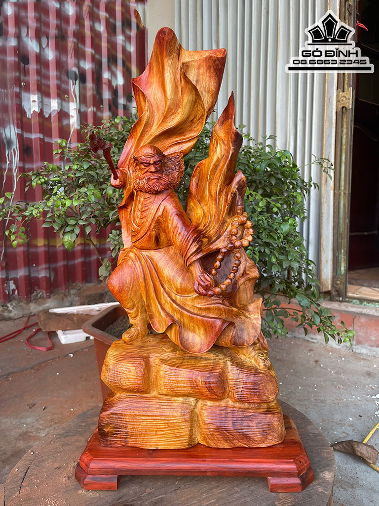 Tượng Đạt Ma Múa Võ Gỗ Hương Việt Nguyên Khối Cao 60 Ngang 27 Sâu 15 Cả Kỷ 65 (cm)