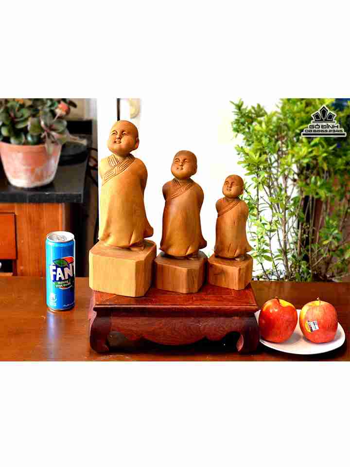 Tượng Vạn Sự Tùy Duyên Gỗ Bách Xanh  Cao Nhất 30 -25-20 (cm)
