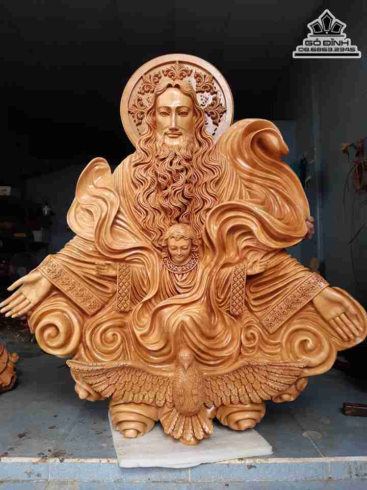 Tượng Chúa Ba Ngôi Gỗ Trai  Cao 125 Rộng 110 Dày 20 (cm)