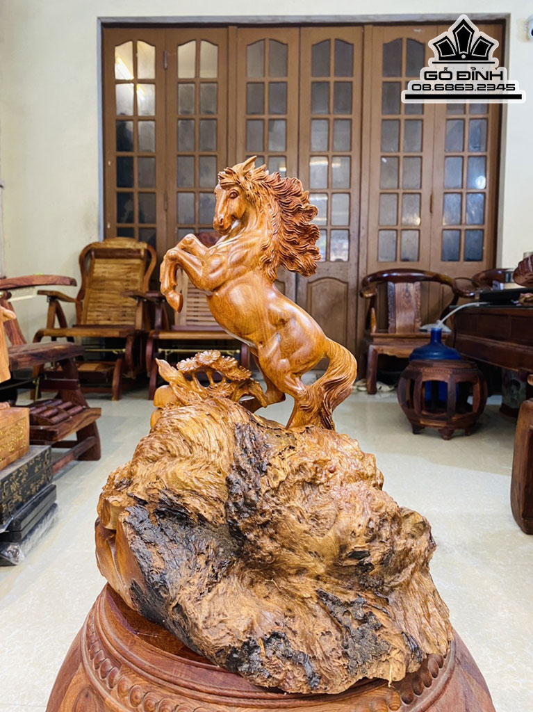 Tượng Ngựa Phong Thủy (Nhất Mã) Gỗ Hương Việt Cao 38 Ngang 30 Sâu 26 (cm)