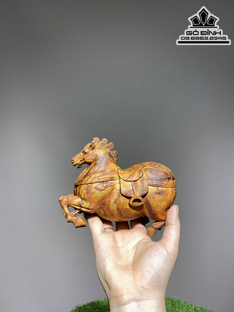 Tượng Ngựa Béo Phong Thủy (Nhất Mã) Gỗ Sưa Đỏ Cao 12 Ngang 16 Sâu 18 (cm)