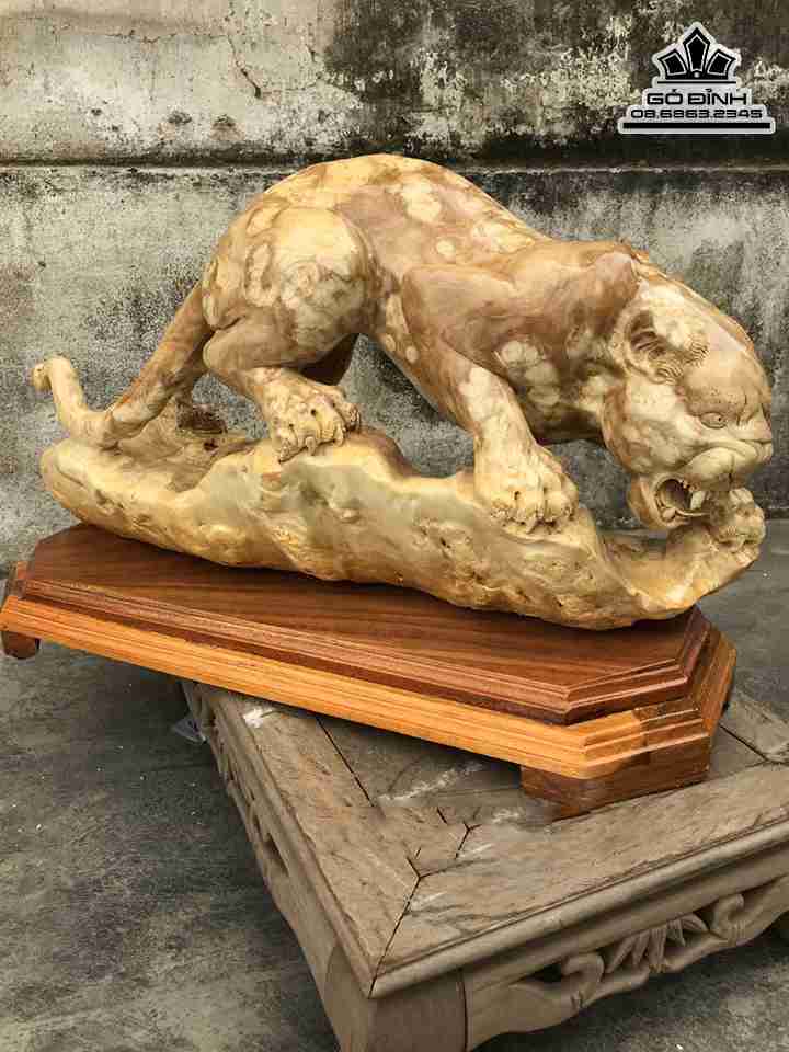Tượng Báo Săn Mồi Gỗ Nu Nghiến  Cao 29 Rộng 60 Dày 15 (cm)